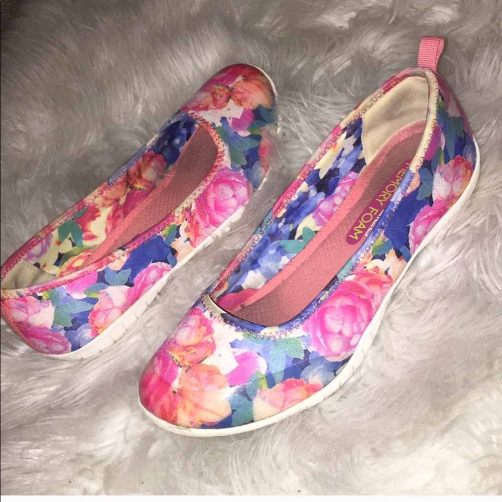 Floral memory foam flats!